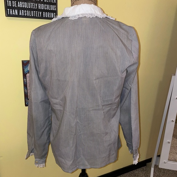 Vintage Ruffled Blouse - Picture 2 of 5